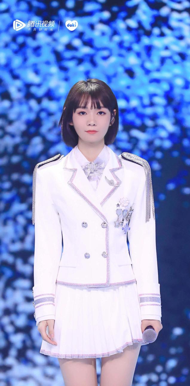 段奥娟少女制服短裙美腿诱惑[7]