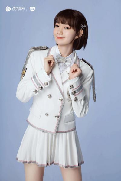 段奥娟少女制服短裙美腿诱惑