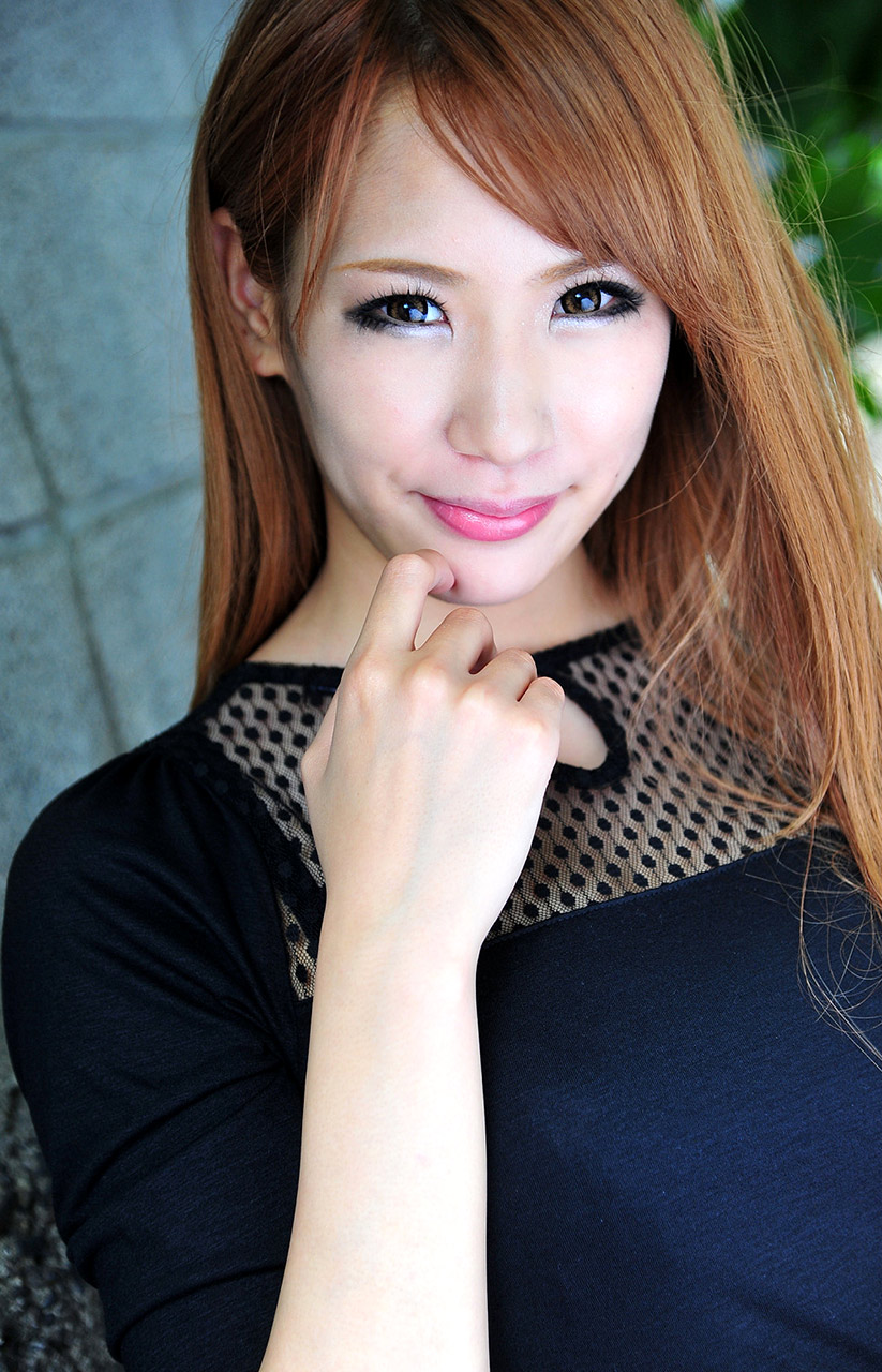 爱乃娜美深色连衣短裙美腿街拍[5]