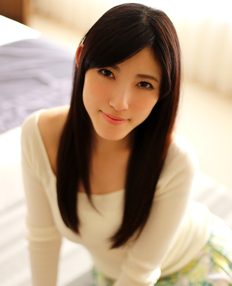 轻熟女森澤佳奈肉色丝袜短裙人妻装扮[7]