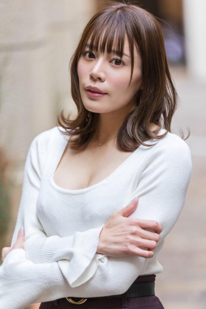 都月琉衣纱爆乳人妻样[4]