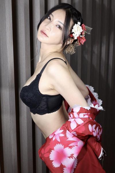 高桥圣子红色情趣内衣性感写真
