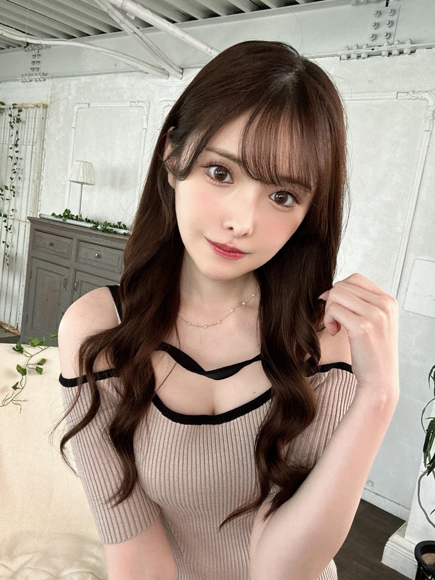 新有菜可爱黑色系拍片现场照[3]