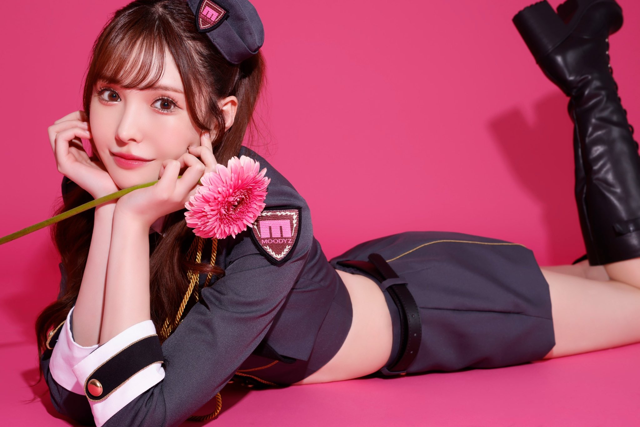 新有菜可爱黑色系拍片现场照[5]