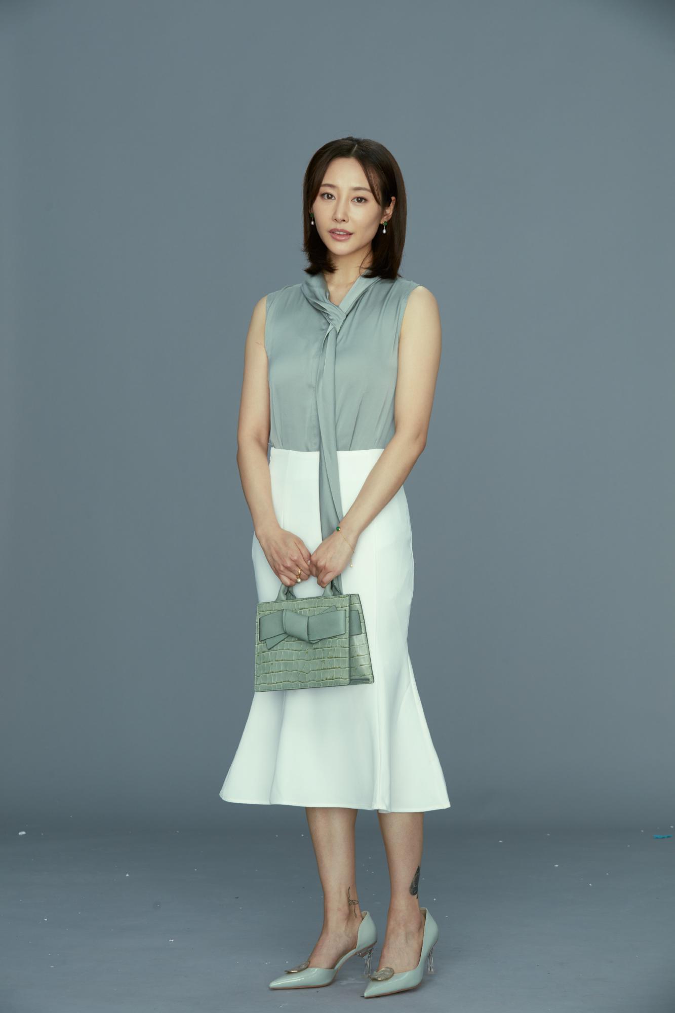 李纯棚拍生图-OL职业美腿高跟[3]