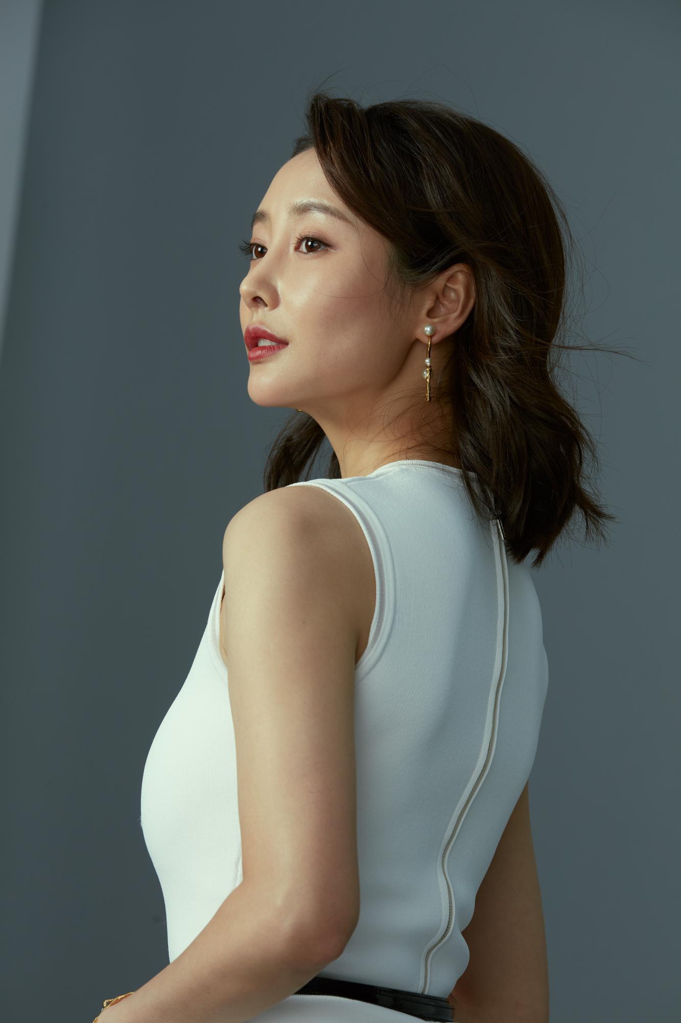 李纯棚拍生图-性感白色包臀裙身材诱人[5]