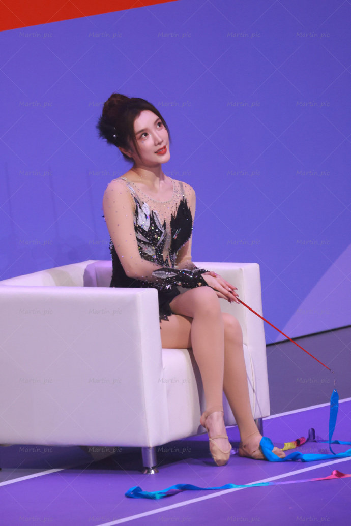 戴燕妮跳体操肉丝美腿真漂亮[2]