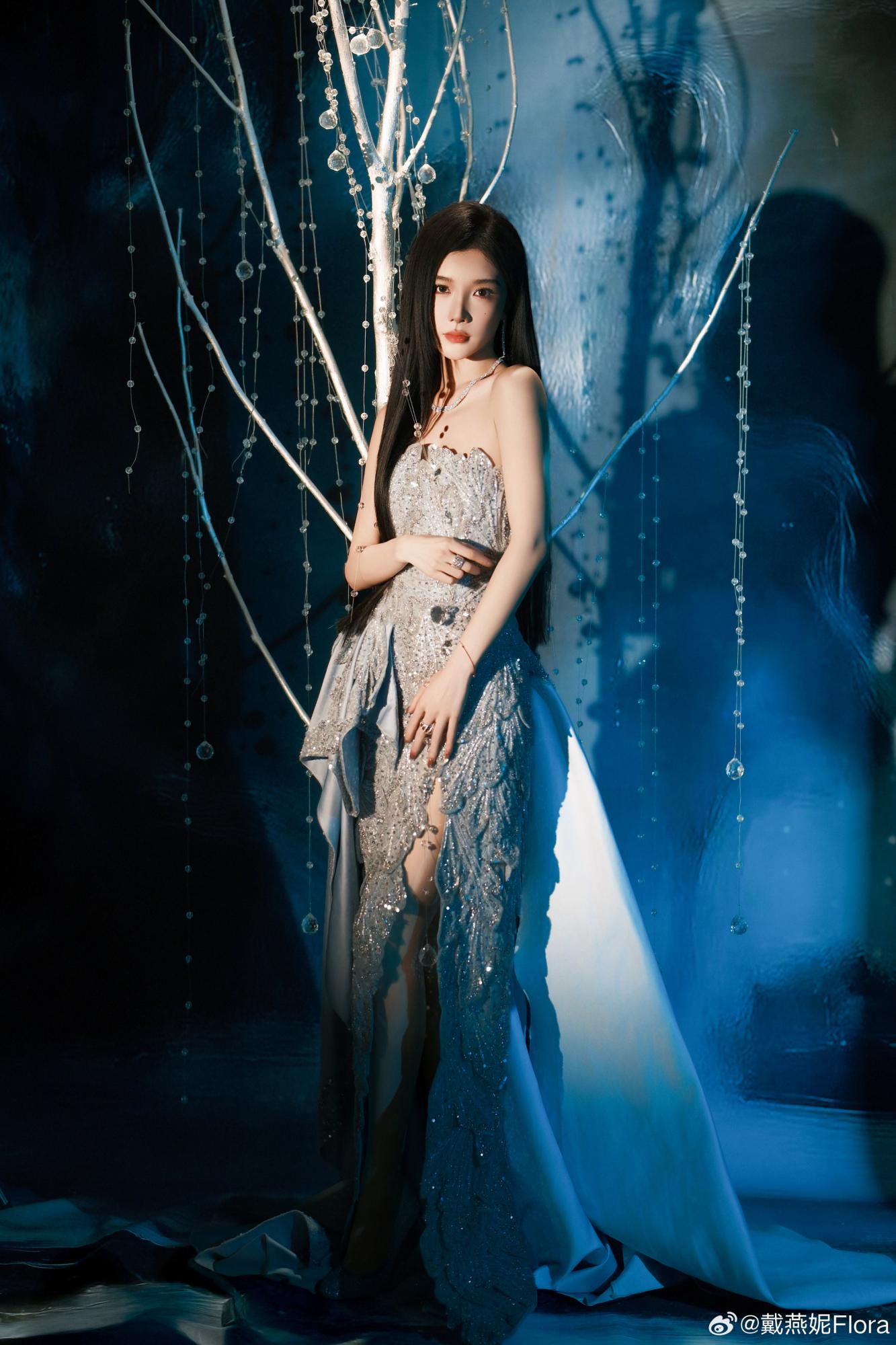 戴燕妮长裙美腿大气冷艳写真[8]