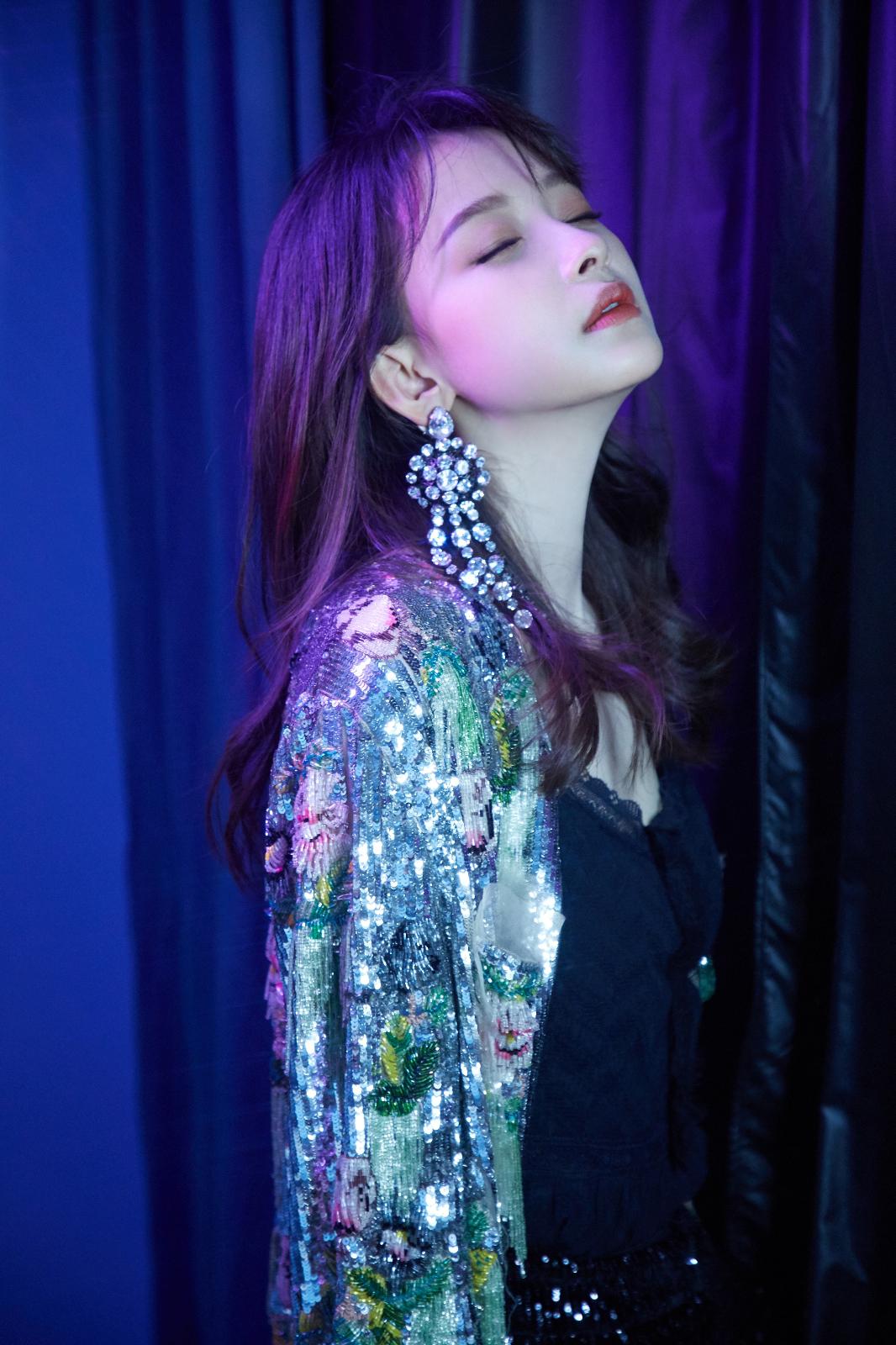 孙怡黑丝配美腿一绝[5]