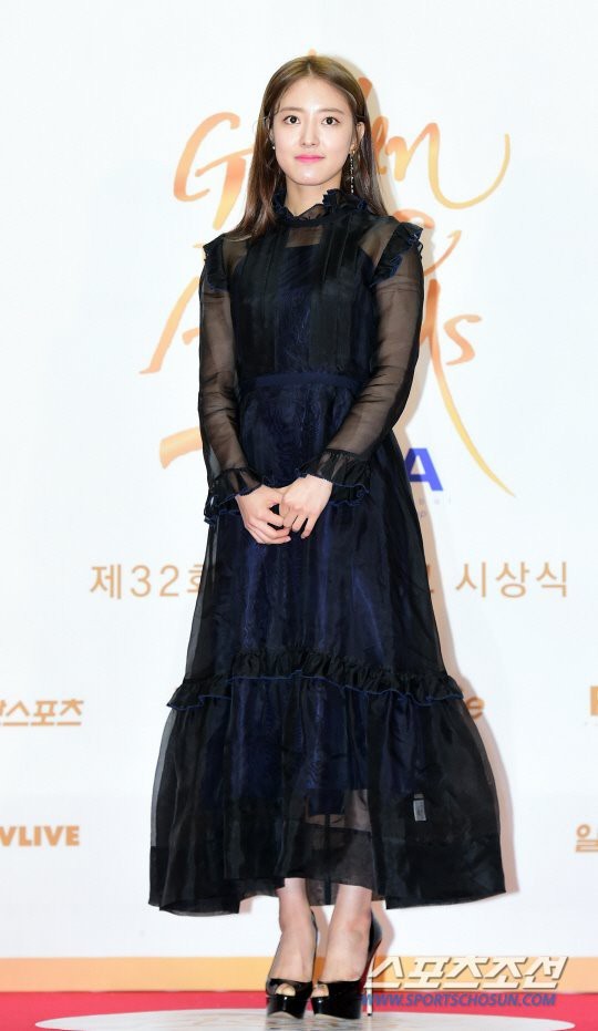 李世荣美腿高跟现场发布会[7]