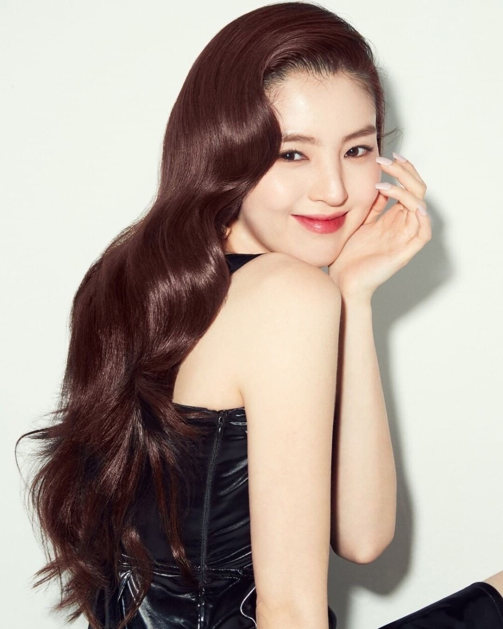 韩素希某品牌香水代言[13]