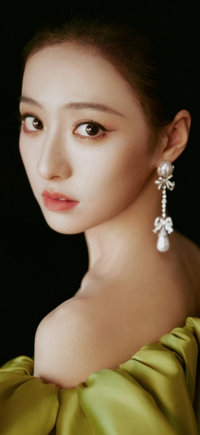 胡连馨大气惊艳写真[10]