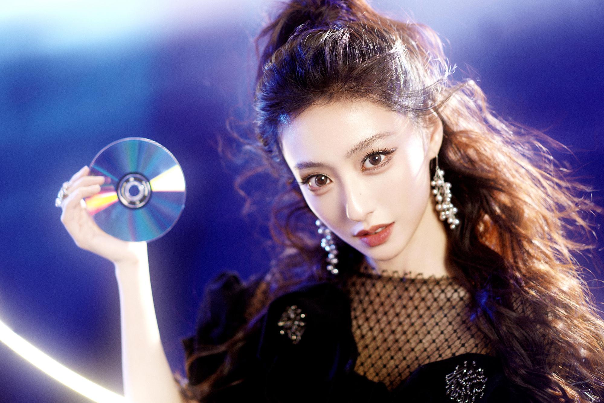 胡连馨星辰大海黑丝美腿写真[8]