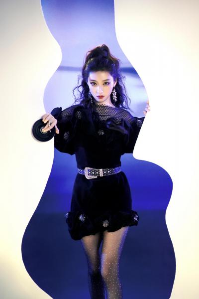 胡连馨星辰大海黑丝美腿写真