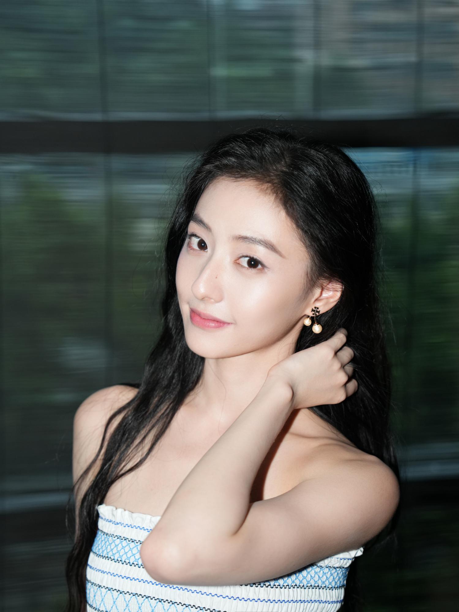 胡连馨淡妆清纯邻家女孩[4]