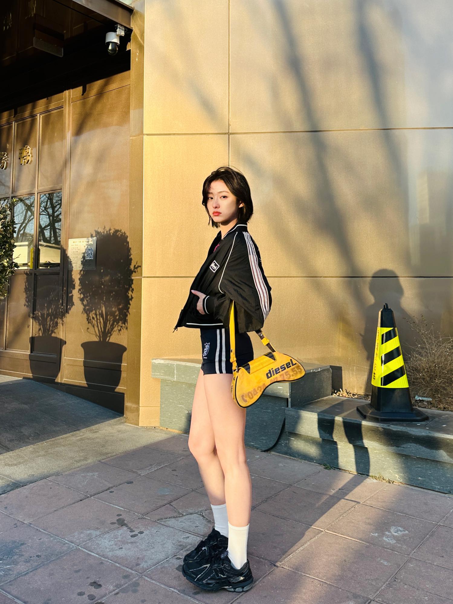 胡连馨白色短袜各色美腿写真[4]