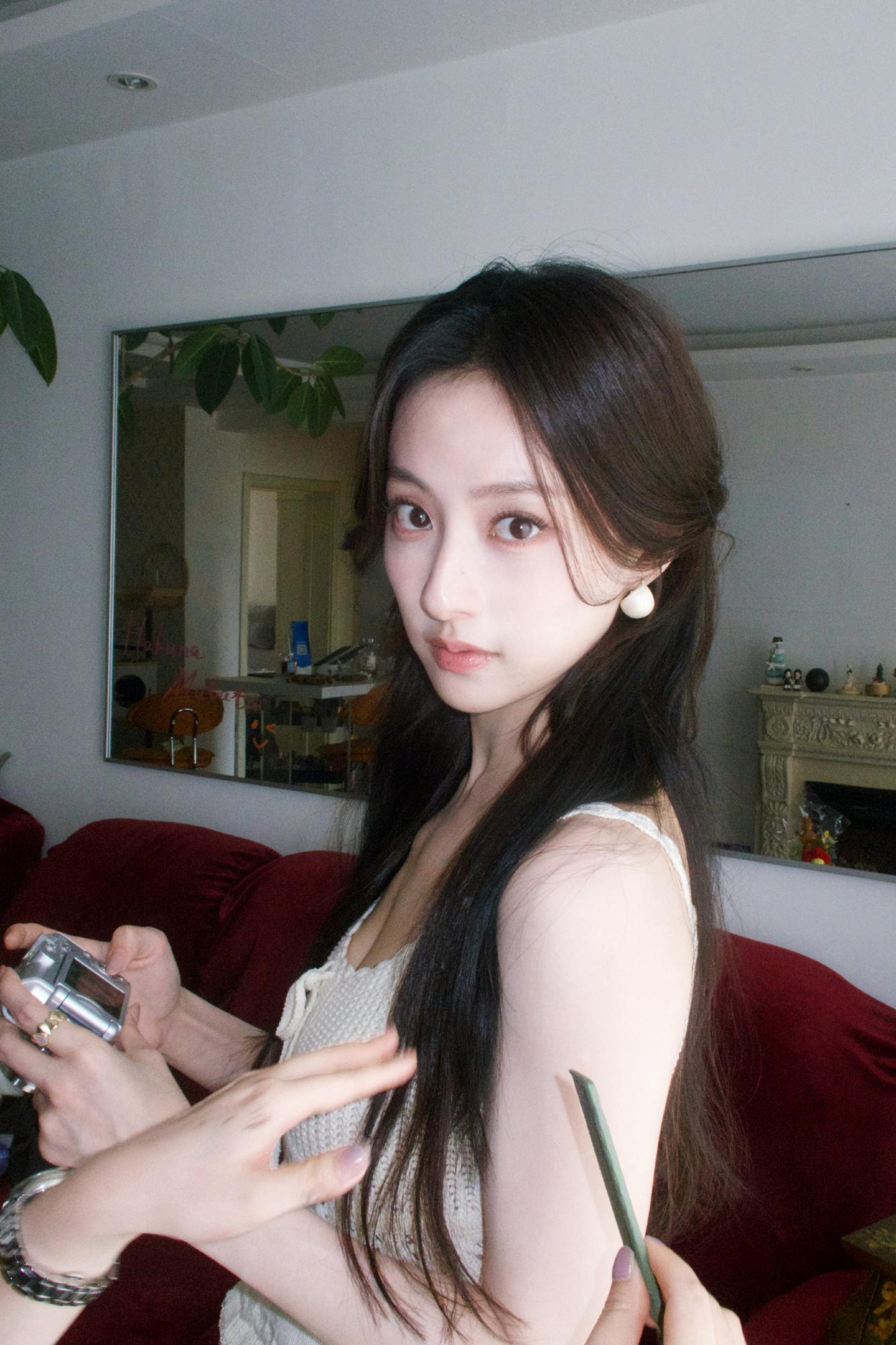 胡连馨白色短袜素颜居家自拍[5]