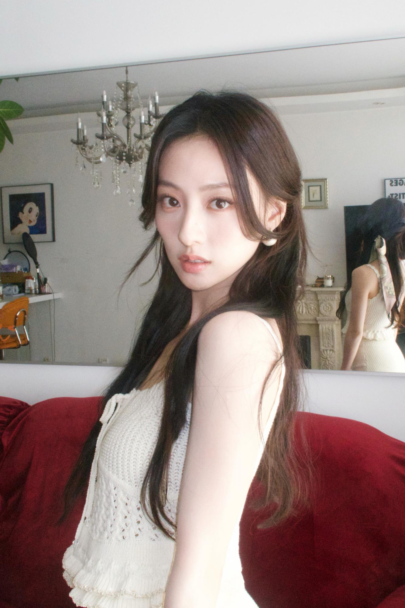 胡连馨白色短袜素颜居家自拍[9]