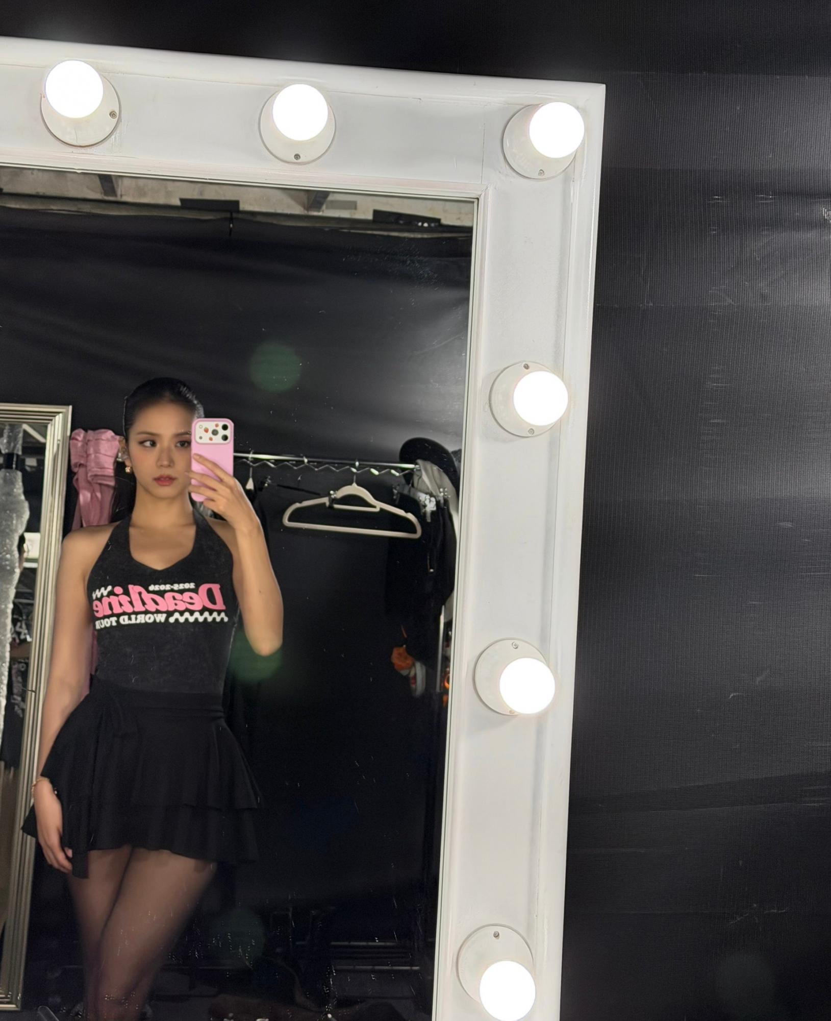 金智秀(Kim Jisoo)DEADLINE亚洲巡演黑丝袜美腿锦集2[6]