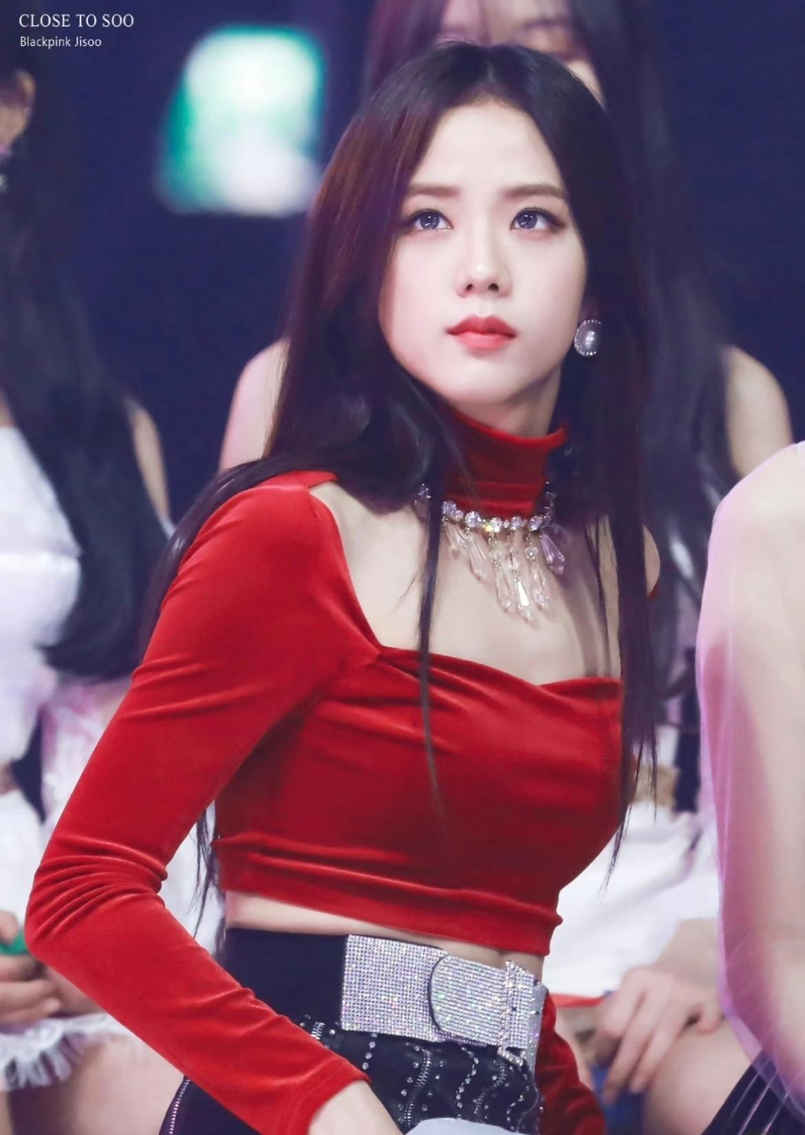 金智秀(Kim Jisoo)红衣短裙舞台现场[6]