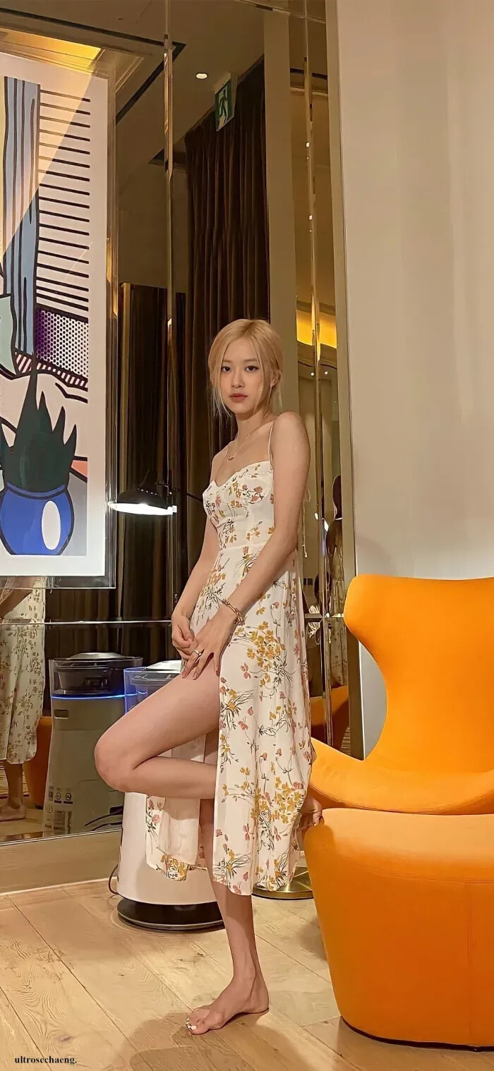 朴彩英身姿曼妙妩媚勾人[9]