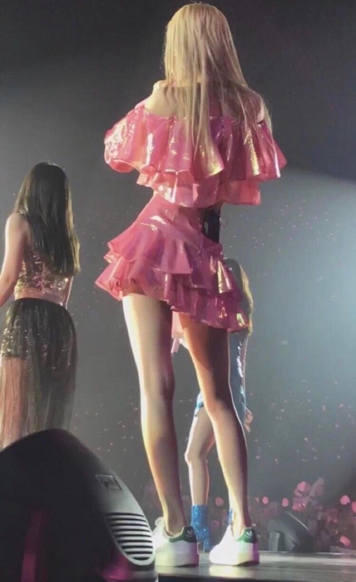 Rose朴彩英生图状态下的腿直又细又长[5]