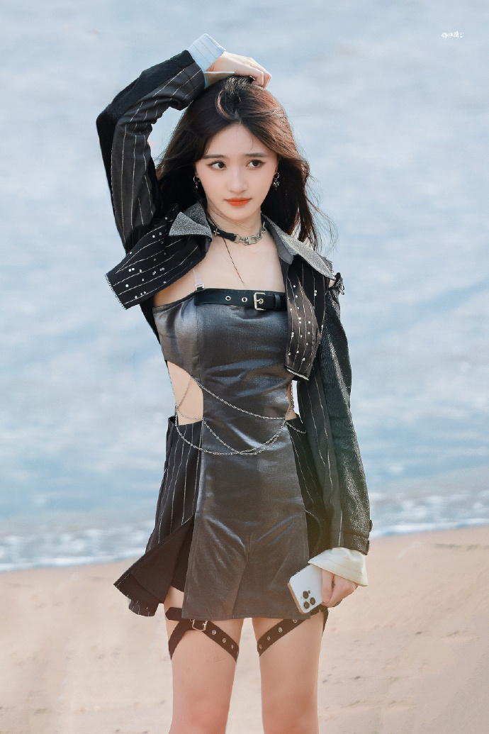 费沁源美腿街拍[2]