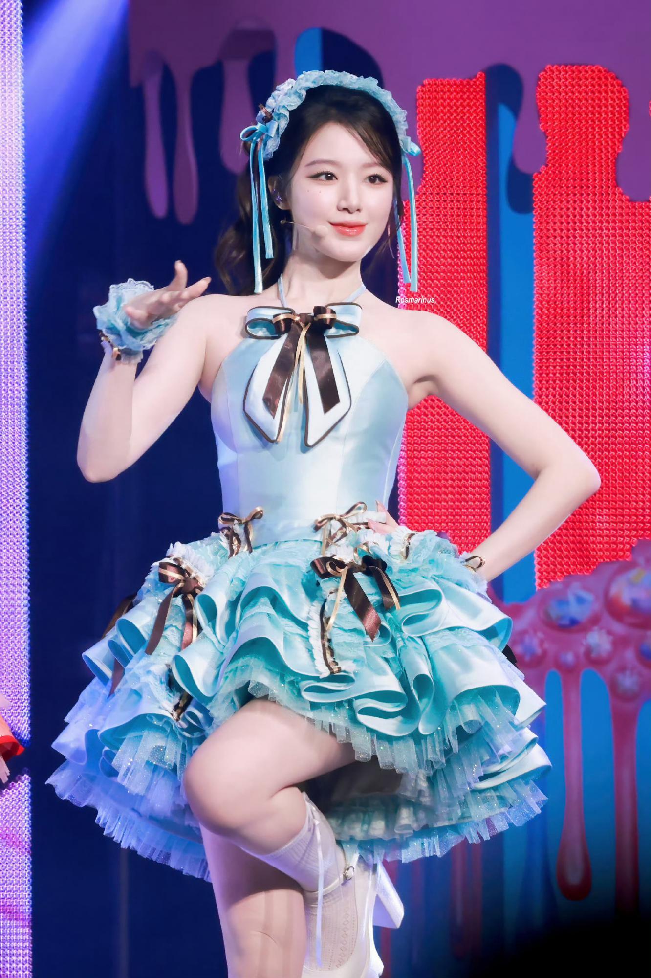 薄巧小蛋糕叶舒华,白色短袜好可爱