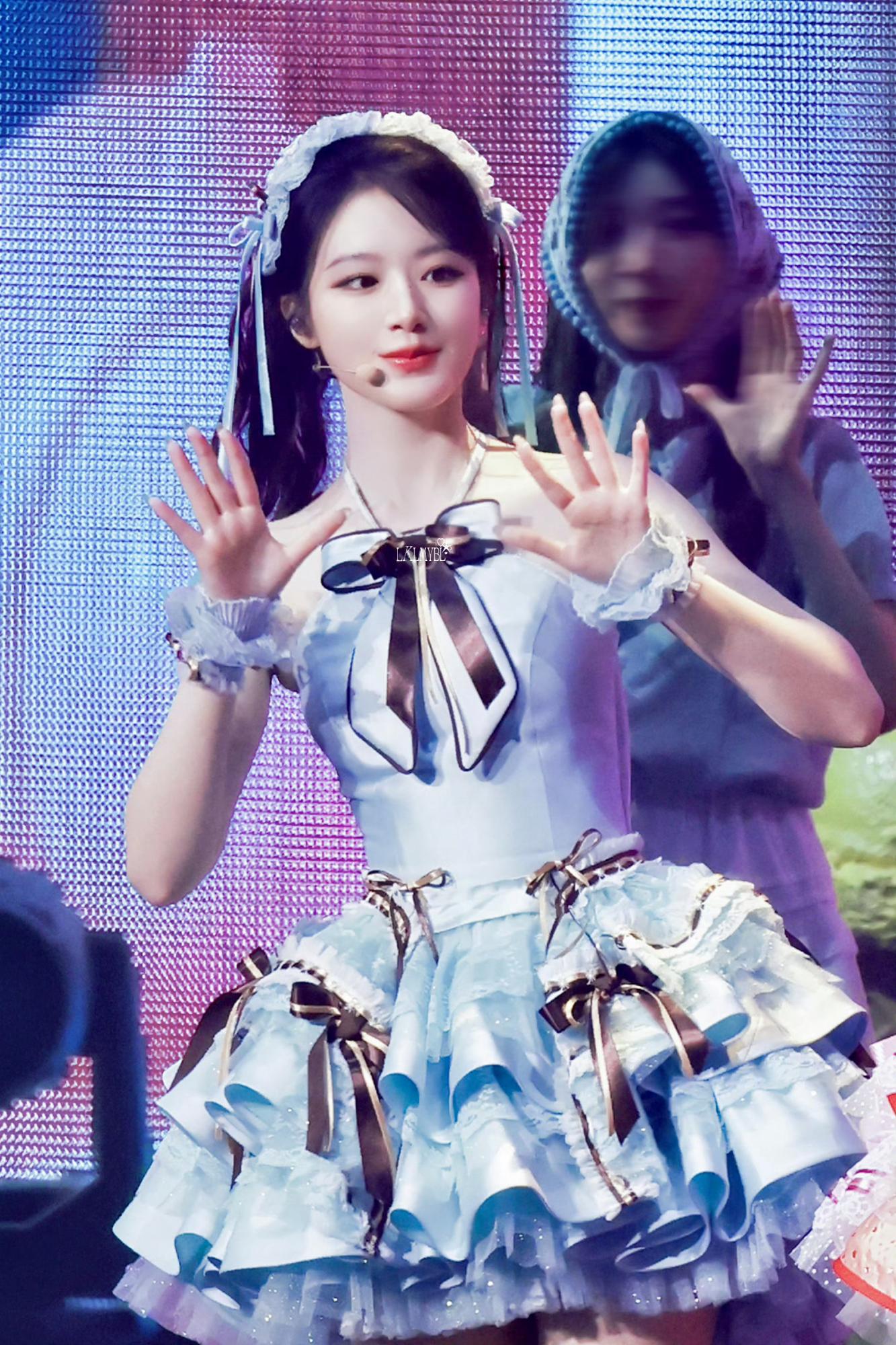 薄巧小蛋糕叶舒华,白色短袜好可爱[5]