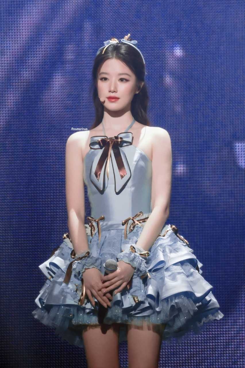 薄巧小蛋糕叶舒华,白色短袜好可爱[9]