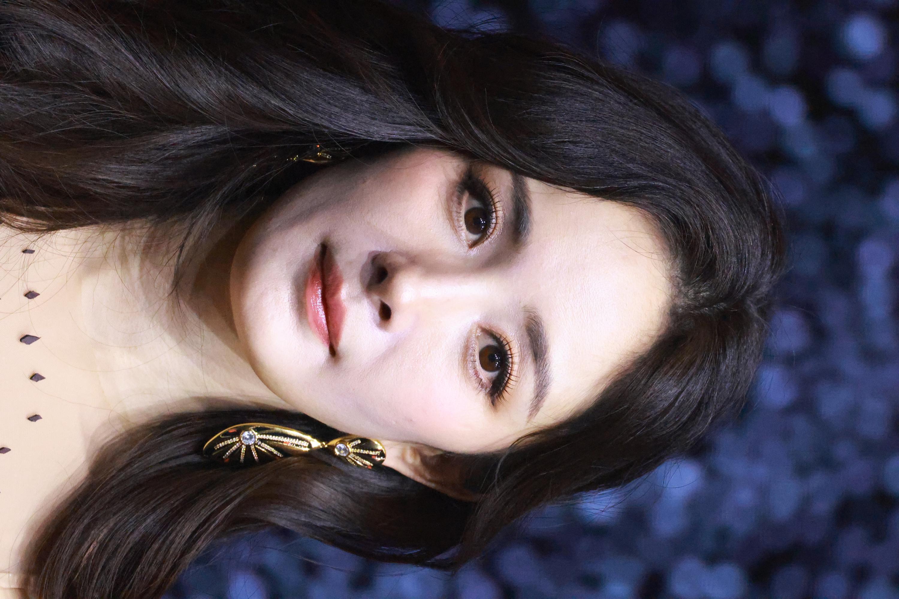 杨幂脸部近照纹路可见生图照[7]