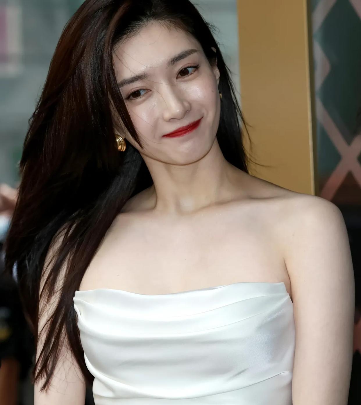 江疏影脸部特写生图近照[6]