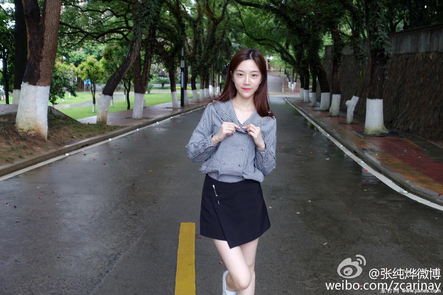江苏卫视女主持人张纯烨短裙校服白嫩大长腿制服诱惑写真[11]