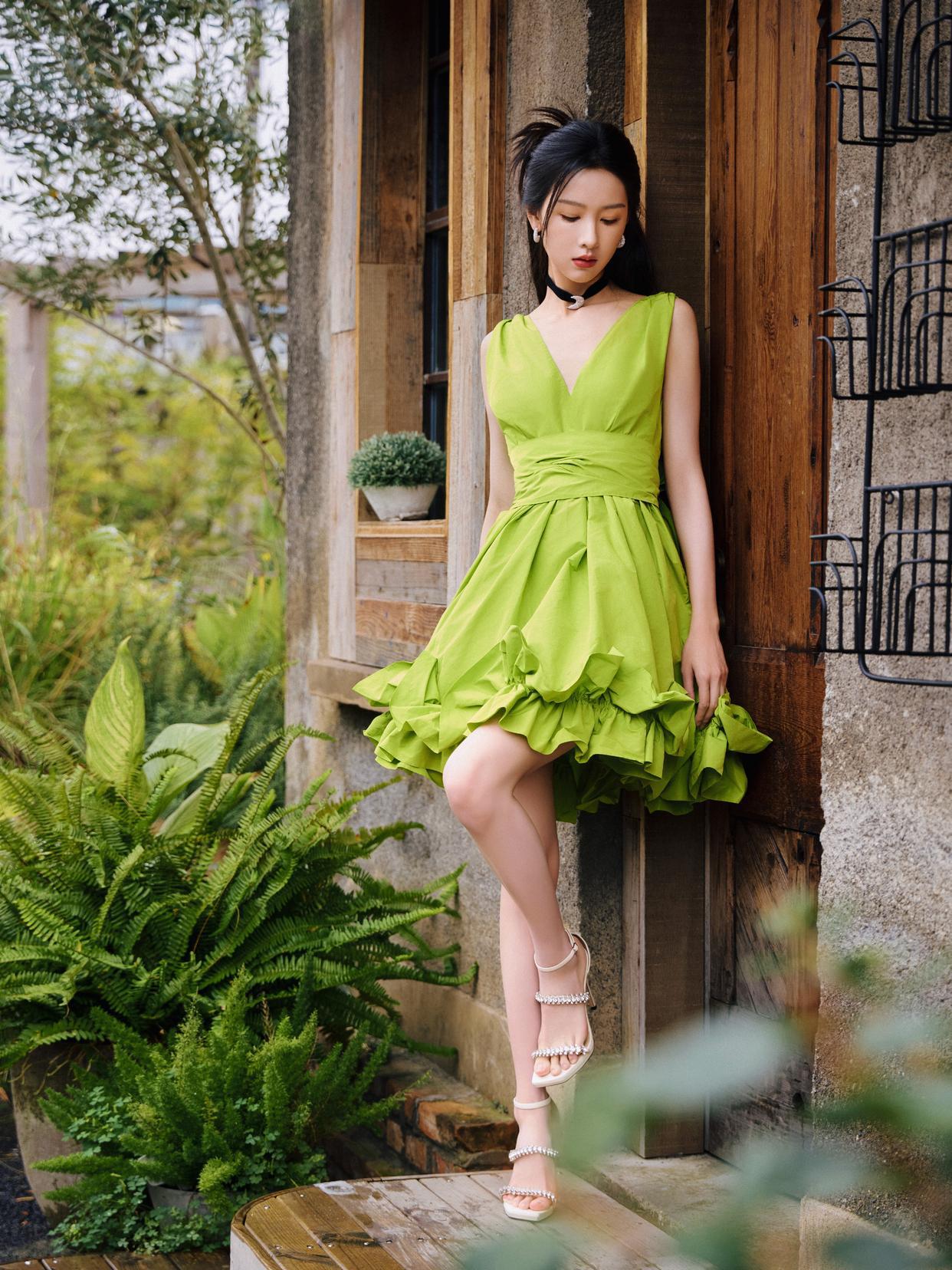 陈都灵丝袜美腿写真大片[7]