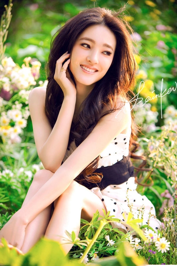 素颜女神王丽坤小清新写真 清水出芙蓉天然去雕饰[12]