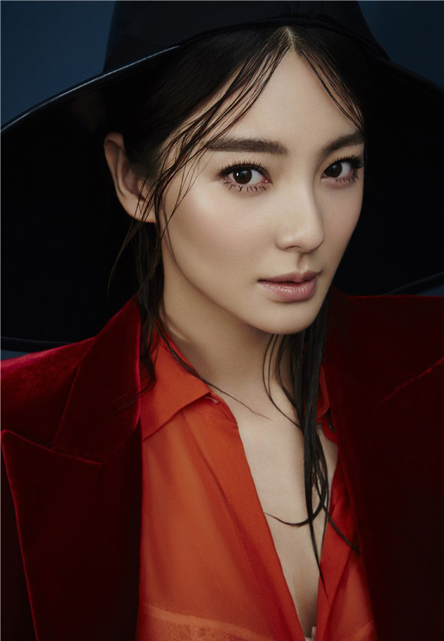 张雨绮携手《伊周》拍摄时尚女王气场大片[2]