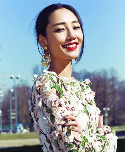 白百何复古红唇画报写真 春季华丽美艳欧美范十足
