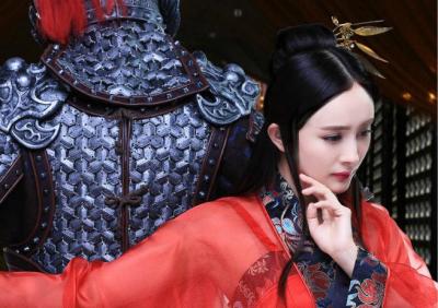 杨幂cos虞姬 轻纱红衣演艺“倾城美人