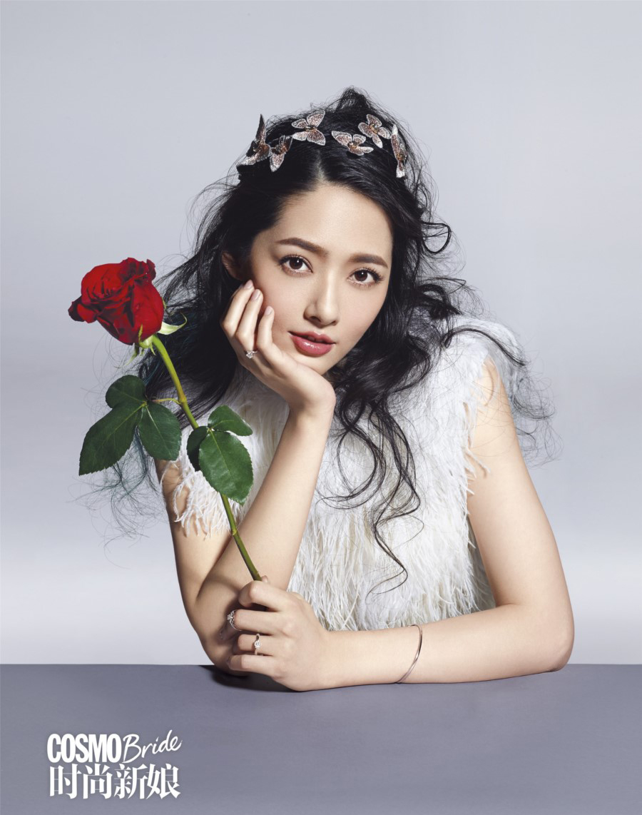 郭碧婷披婚纱登时尚杂志封面[2]
