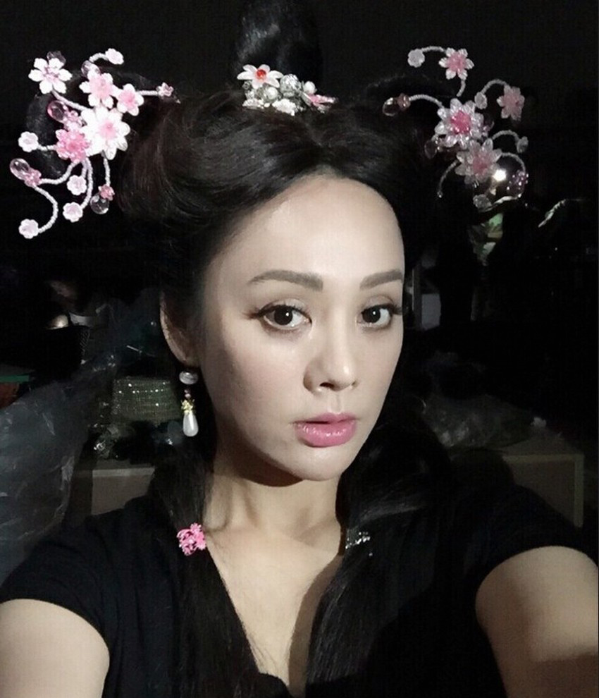 宁静深夜晒自拍 古装扮相变“太后”超霸气[2]