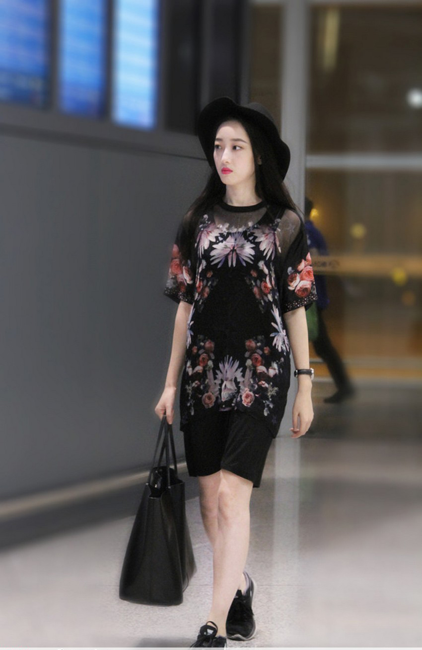 蒋梦婕花朵潮装现身时尚街拍[4]