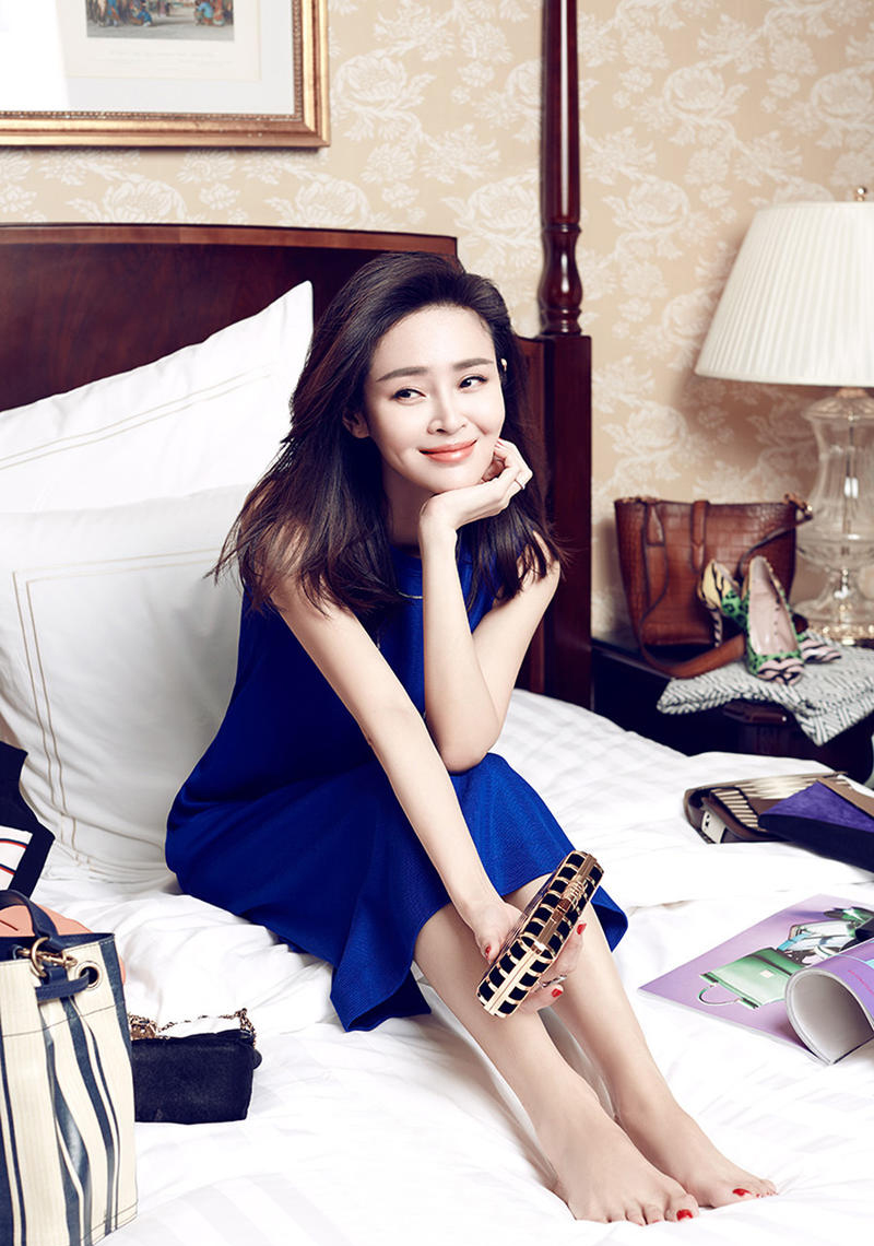 于明加大片曝光 笑靥如花显性感妩媚[4]