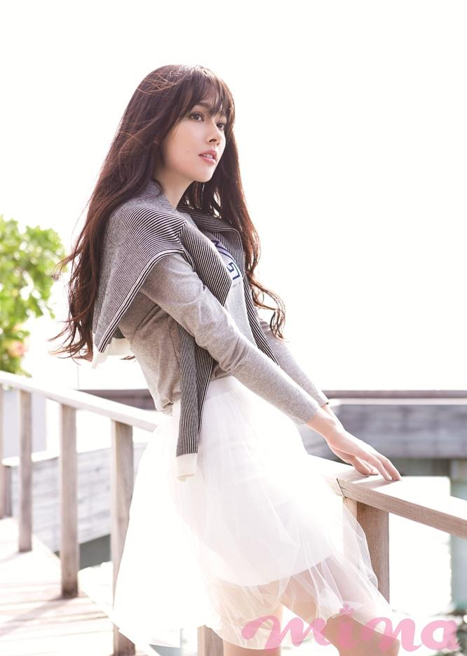 郭碧婷海岛写真曝光 长发清纯迷人写真[5]