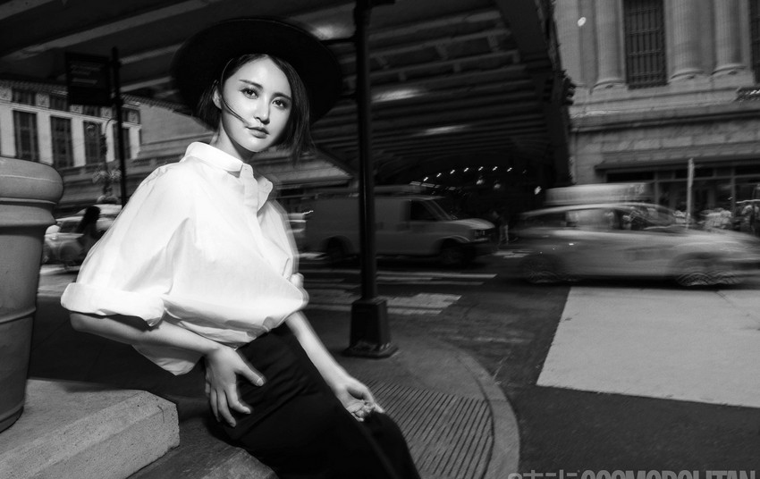张歆艺黑白大片写真[3]