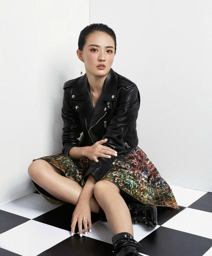 徐璐时尚写真曝光 机车夹克变身摇滚女郎[4]