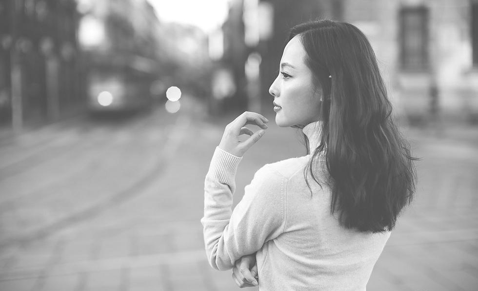 张嘉倪游走米兰街头 百变魅力令人心动[4]