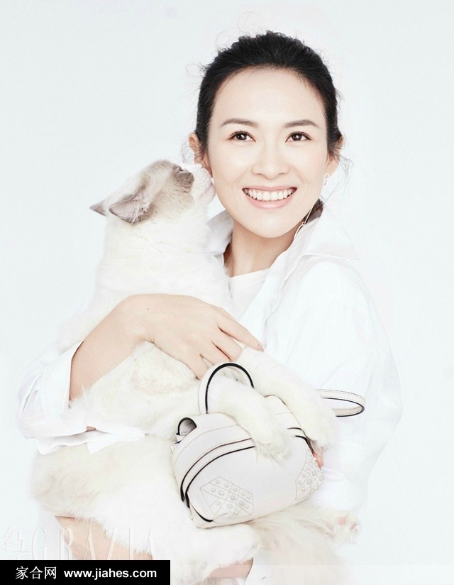 章子怡《红秀GRAZIA》封面少了傲气多了温柔[7]