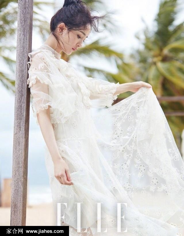 杨幂夏日性感封面写真眼神温柔妩媚[4]