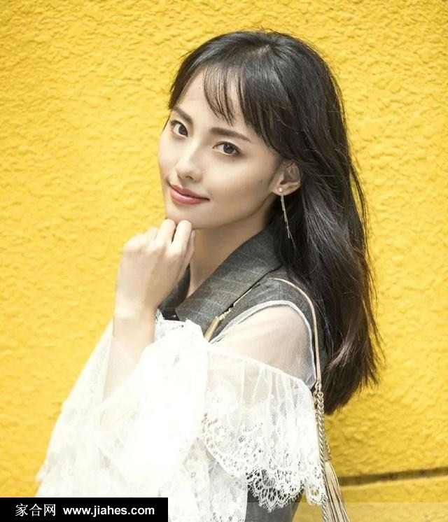辣妈张嘉倪时尚街拍清新如少女美丽不减[8]