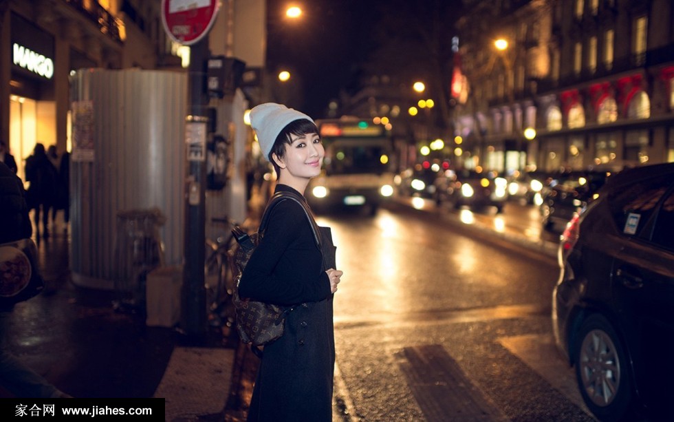 王鸥美女逛夜景街拍大片曝光[4]